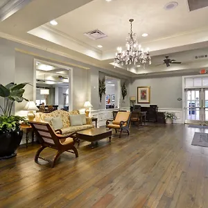 3* Hotel Hampton & Historic District